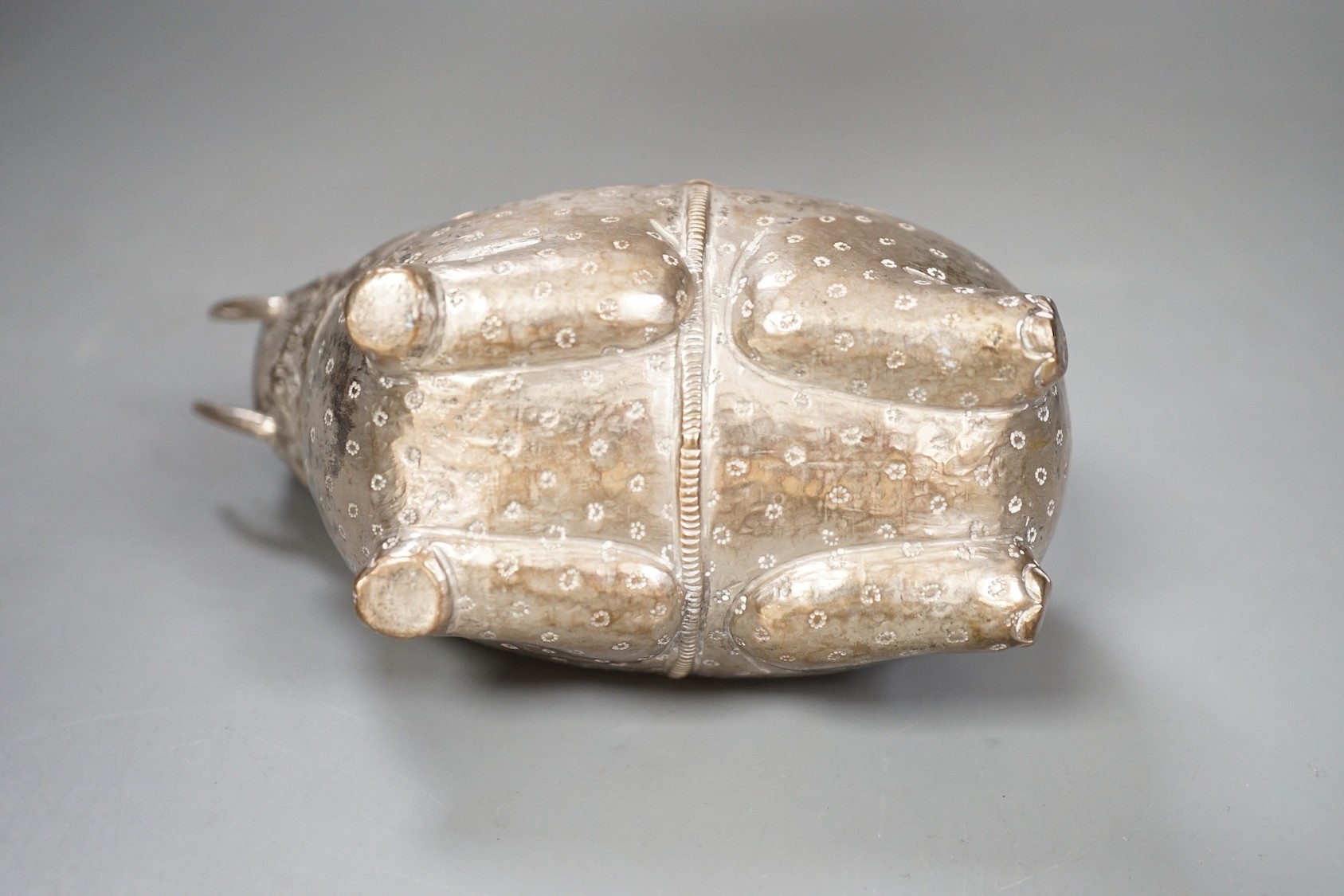 A Malay betel nut ‘elephant’ box and cover - 11.5cm tall